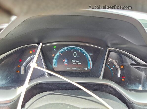 19XFC2F72JE010961 2018 HONDA CIVIC Белый Вид щитка приборов