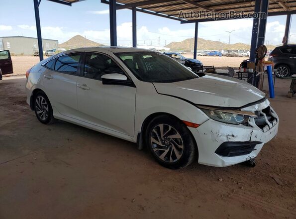 19XFC2F74JE021959 2018 HONDA CIVIC Белый Передняя правая четверть