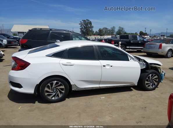 19XFC2F77JE206703 2018 HONDA CIVIC White Вид задньої частини салону