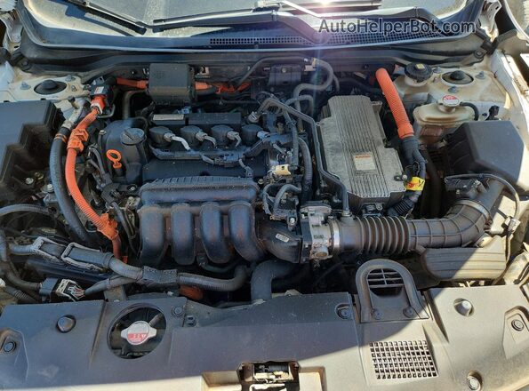 19XZE4F50KE001596 2019 HONDA INSIGHT White Սալոնի հետևի տեսք