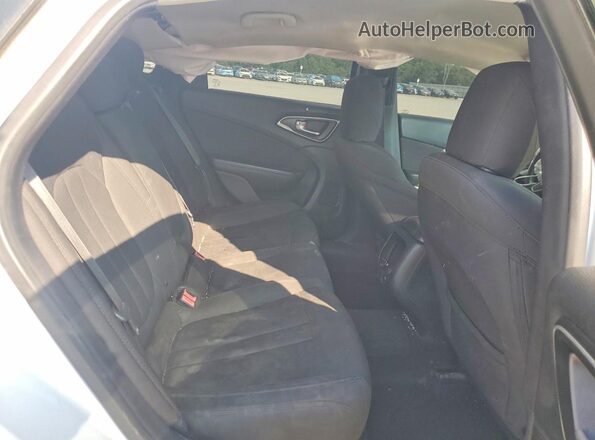1C3CCCAB0GN107265 2016 CHRYSLER 200 White Vista de los asientos traseros