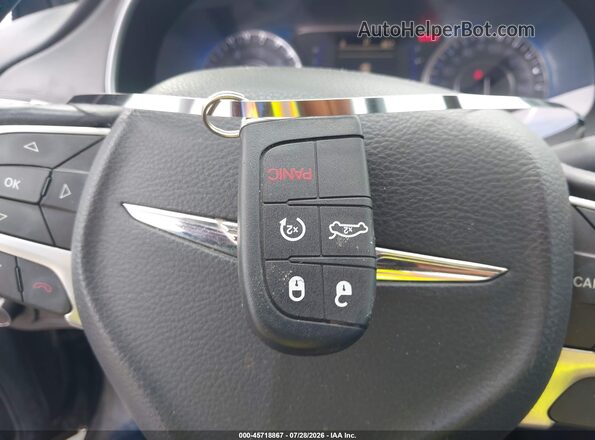 1C3CCCAB2HN503098 2017 CHRYSLER 200 Черный Вид панели приборов