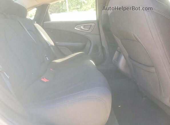 1C3CCCAB2HN512318 2017 CHRYSLER 200 White Widok tylnych siedzeń