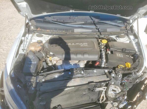 1C3CCCAB2HN512318 2017 CHRYSLER 200 White Widok wnętrza z tyłu
