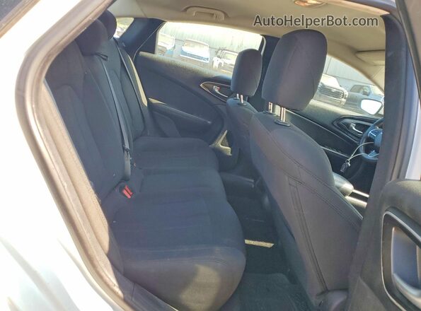 1C3CCCAB3GN101394 2016 CHRYSLER 200 Белый Вид задних сидений