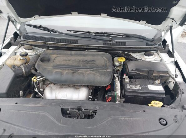 1C3CCCAB3GN144987 2016 CHRYSLER 200 White უკანა ხედი
