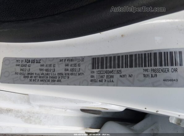 1C3CCCAB3HN511825 2017 CHRYSLER 200 White ძრავის განყოფილების ხედი