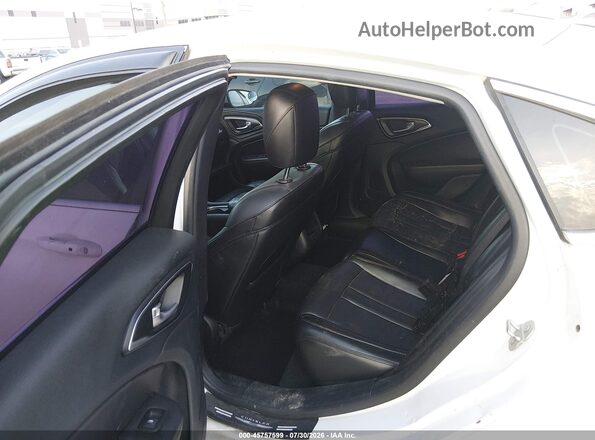 1C3CCCAB3HN511825 2017 CHRYSLER 200 White VIN კოდის სტიკერის ხედი
