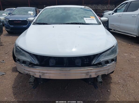 1C3CCCAB4GN156615 2016 CHRYSLER 200 White Front view