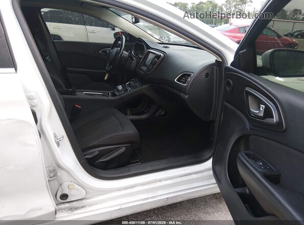 1C3CCCAB4GN175908 2016 CHRYSLER 200 White Вид салону спереду