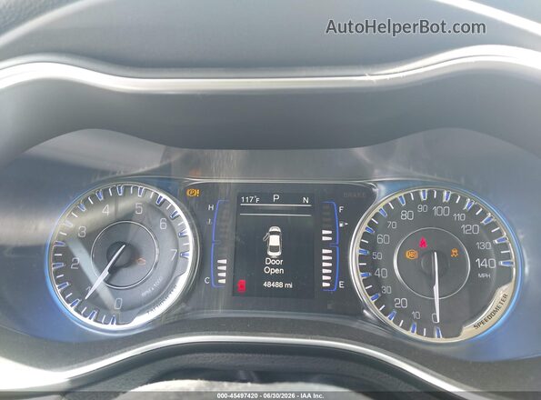 1C3CCCAB4HN505354 2017 CHRYSLER 200 Burgundy Հետևի նստատեղերի տեսք