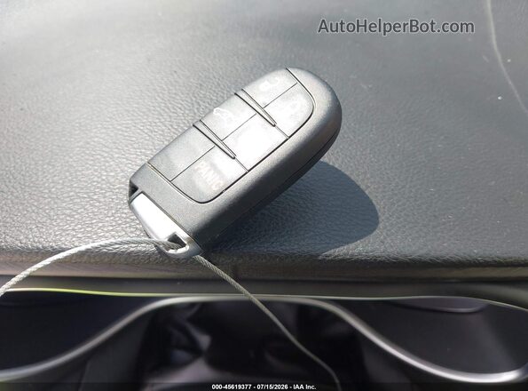 1C3CCCAB5GN133666 2016 CHRYSLER 200 Черный Вид панели приборов