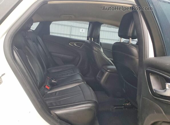 1C3CCCAB5HN507193 2017 CHRYSLER 200 Белый Вид задних сидений