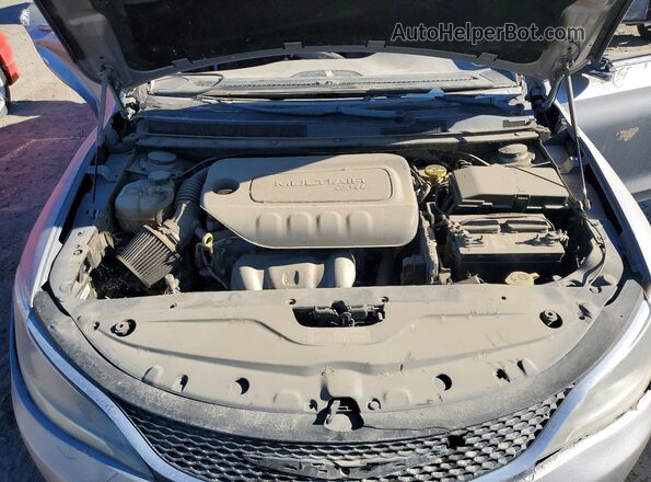 1C3CCCAB6GN145437 2016 CHRYSLER 200 Silver Rear interior view