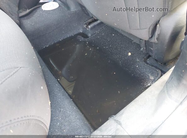 1C3CCCAB8GN169660 2016 CHRYSLER 200 Gray Front view