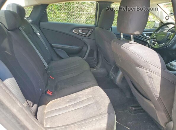 1C3CCCAB9GN101996 2016 CHRYSLER 200 Silver Widok tylnych siedzeń