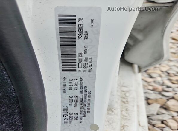 1C3CCCABXGN178506 2016 CHRYSLER 200 White Engine compartment view