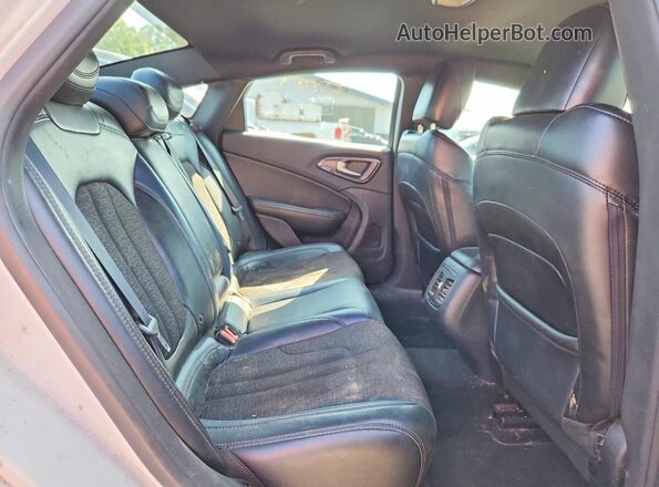 1C3CCCDG4GN110449 2016 CHRYSLER 200 Белый Вид задних сидений