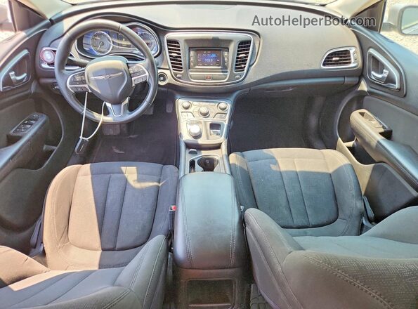 1C3CCCFB4HN505296 2017 CHRYSLER 200 Silver Vista del salpicadero