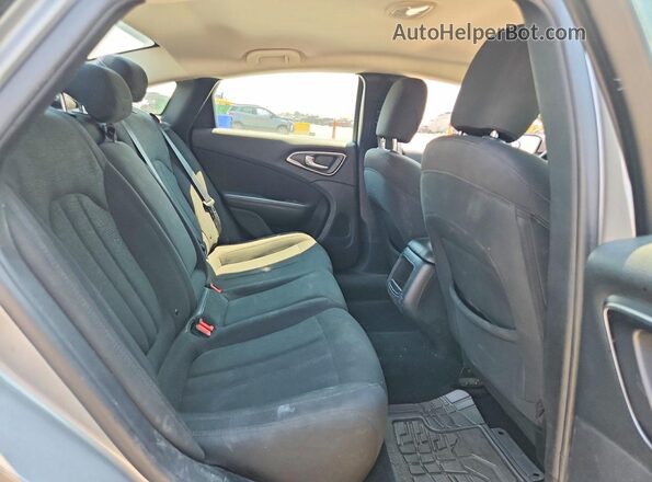 1C3CCCFB4HN505296 2017 CHRYSLER 200 Silver Vista de los asientos traseros