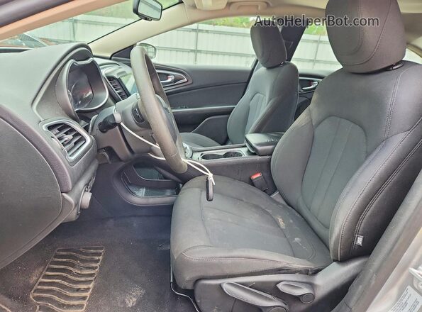 1C3CCCFB6HN512511 2017 CHRYSLER 200 Silver Front interior view