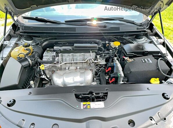 1C3CCCFB8HN504085 2017 CHRYSLER 200 Silver წინა სალონის ხედი