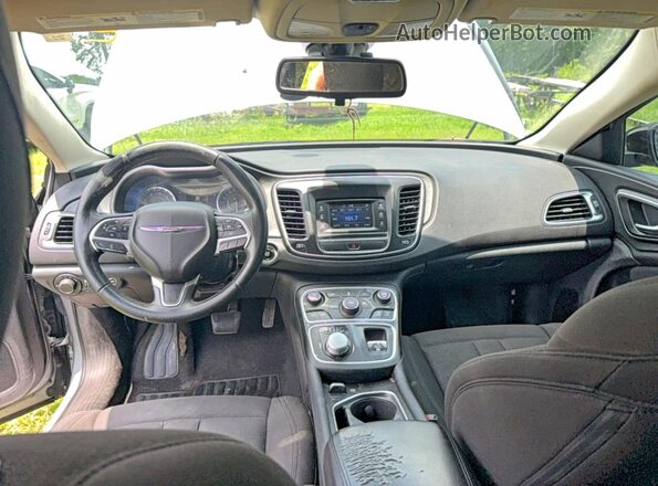 1C3CCCFB8HN504085 2017 CHRYSLER 200 Silver ხელსაწყოთა პანელის ხედი