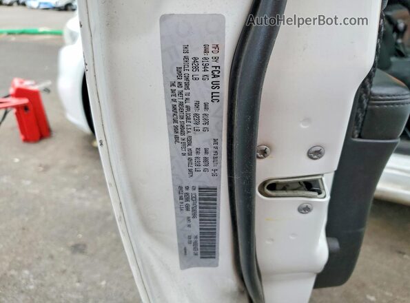 1C3CDFFA7GD820846 2016 DODGE DART White Engine compartment view