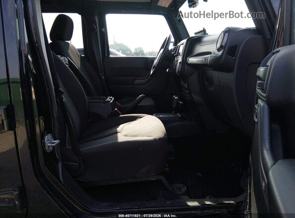 1C4BJWDG0GL333548 2016 JEEP WRANGLER UNLIMITED Черный Вид салона спереди