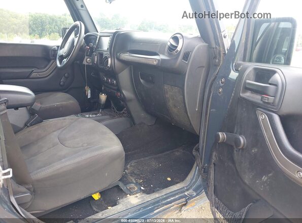 1C4BJWDG0HL590100 2017 JEEP WRANGLER UNLIMITED Blue Vista interior delantera