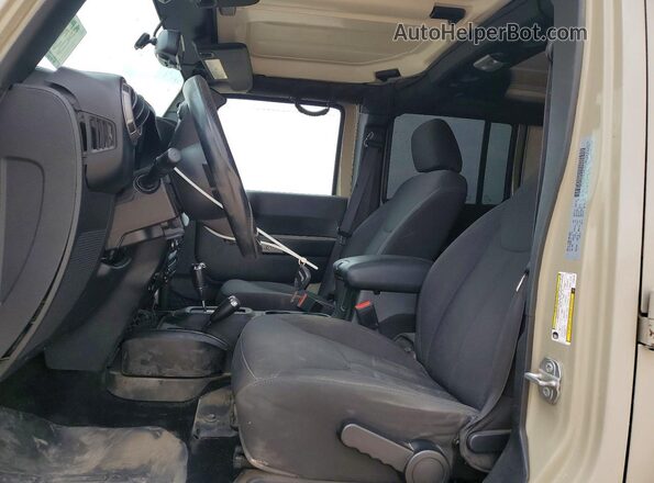 1C4BJWDG0JL894758 2018 JEEP WRANGLER Бежевый Вид салона спереди