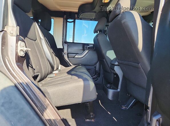 1C4BJWDG1GL167203 2016 JEEP WRANGLER Gray Rear seats view