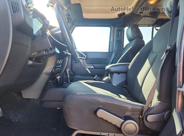 1C4BJWDG1GL167203 2016 JEEP WRANGLER Gray Front interior view