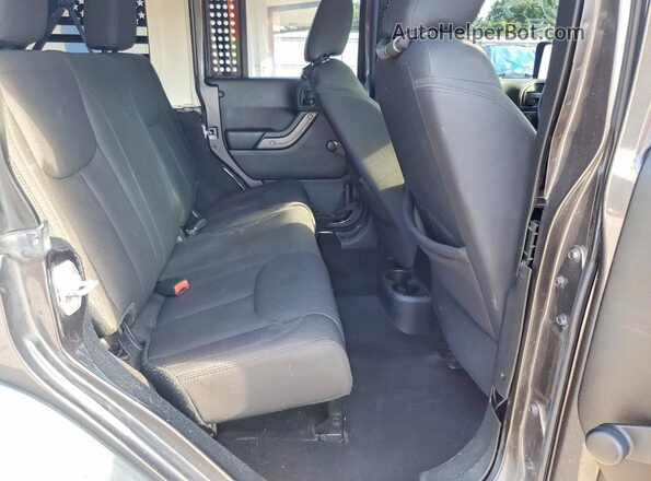 1C4BJWDG1GL178833 2016 JEEP WRANGLER Gray Вид задньої частини салону