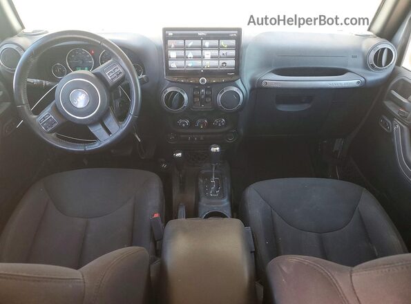 1C4BJWDG2HL702833 2017 JEEP WRANGLER Silver Widok deski rozdzielczej
