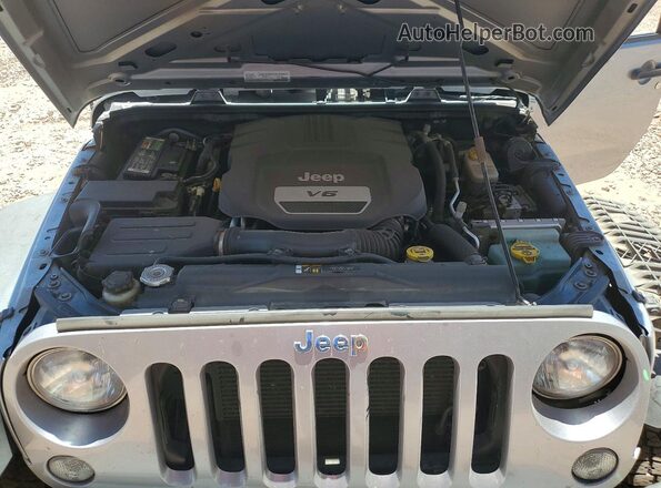 1C4BJWDG2HL702833 2017 JEEP WRANGLER Silver Widok komory silnika