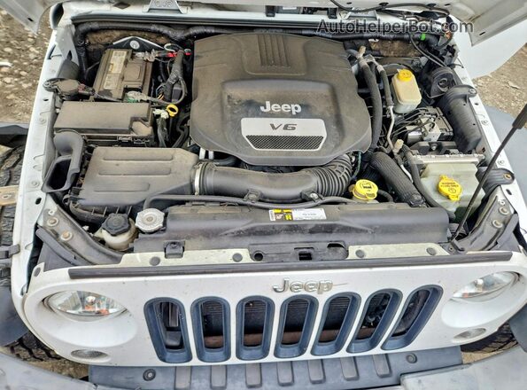 1C4BJWDG3GL104300 2016 JEEP WRANGLER White Rear interior view