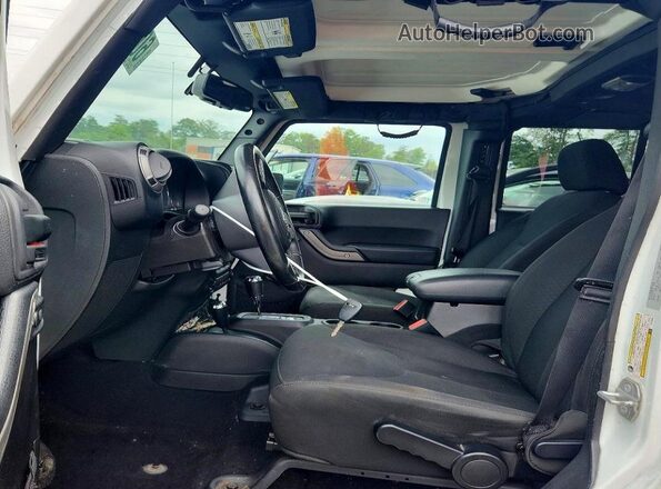 1C4BJWDG3GL104300 2016 JEEP WRANGLER White Front interior view
