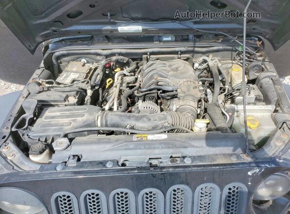 1C4BJWDG3GL141914 2016 JEEP WRANGLER Черный Вид задней части салона