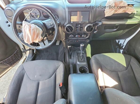 1C4BJWDG3GL200007 2016 JEEP WRANGLER White Vista del salpicadero