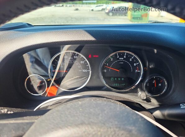 1C4BJWDG3GL317800 2016 JEEP WRANGLER Tan Widok zestawu wskaźników