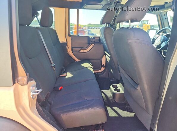 1C4BJWDG3GL317800 2016 JEEP WRANGLER Tan Widok tylnych siedzeń