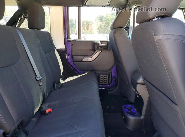 1C4BJWDG3JL829578 2018 JEEP WRANGLER Purple Rear interior view