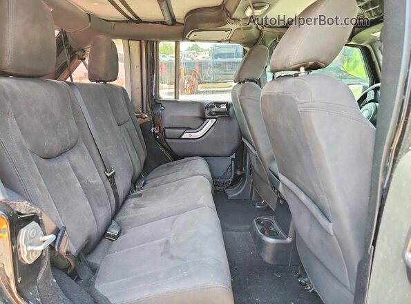 1C4BJWDG4HL580010 2017 JEEP WRANGLER Black Widok wnętrza z tyłu