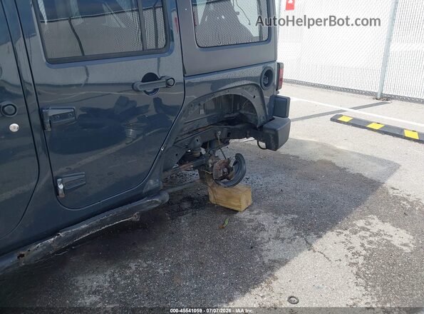 1C4BJWDG4HL621932 2017 JEEP WRANGLER UNLIMITED Серый 
