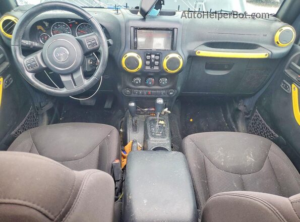 1C4BJWDG4HL646023 2017 JEEP WRANGLER Угольный Вид панели приборов