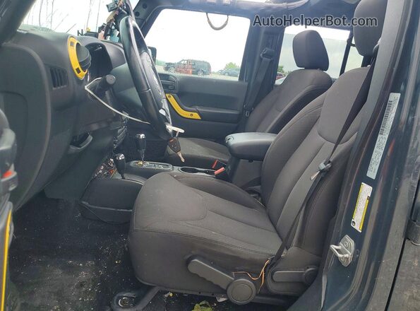 1C4BJWDG4HL646023 2017 JEEP WRANGLER Угольный Вид салона спереди