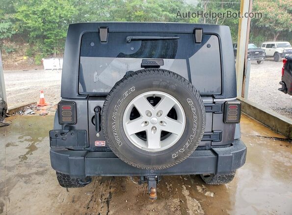 1C4BJWDG4HL681712 2017 JEEP WRANGLER Gray Rear view