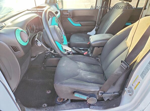 1C4BJWDG4JL822364 2018 JEEP WRANGLER White Widok wnętrza z przodu