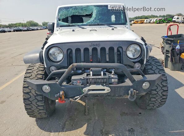 1C4BJWDG4JL868969 2018 JEEP WRANGLER Белый Вид спереди